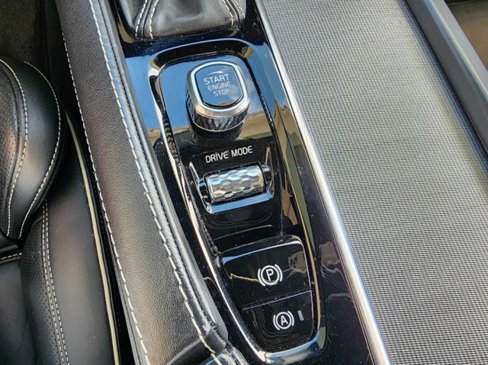 Used 2020 Volvo S90 T6 R-Design image 24
