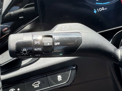 Certified 2024 Kia Niro Wave image 26