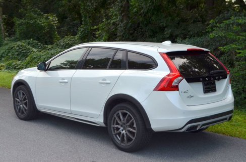Used 2018 Volvo V60 T5 Cross Country w/ Convenience Package image 33