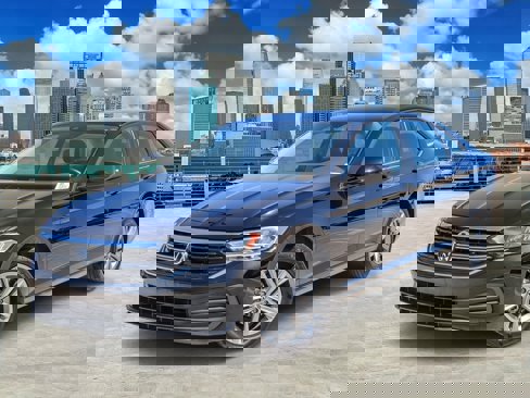 Used 2024 Volkswagen Jetta SE image 1