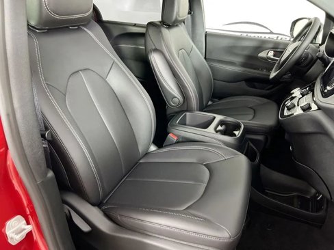 New 2026 Chrysler Pacifica Select image 29