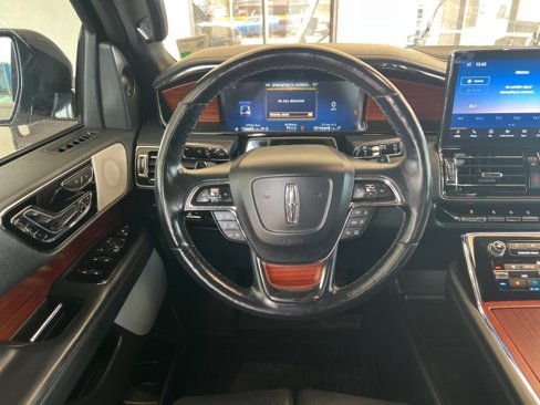 Used 2022 Lincoln Navigator L Reserve image 27