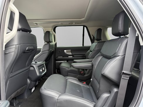 New 2025 Ford Expedition Platinum w/ Driver's Package image 13
