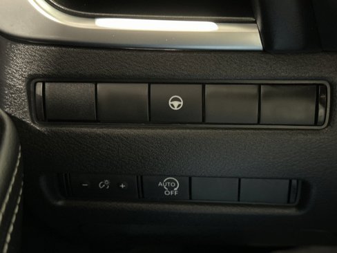 Used 2023 Nissan Rogue SV image 36