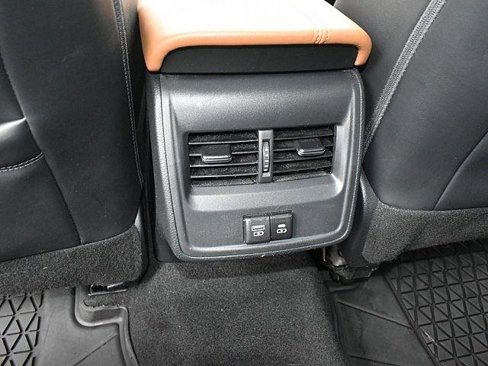 Used 2021 Toyota Avalon XSE image 16