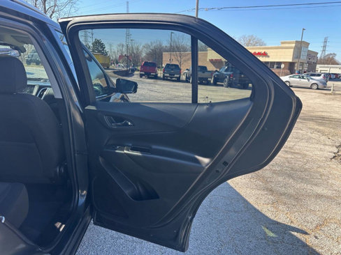 Used 2019 Chevrolet Equinox LT image 16