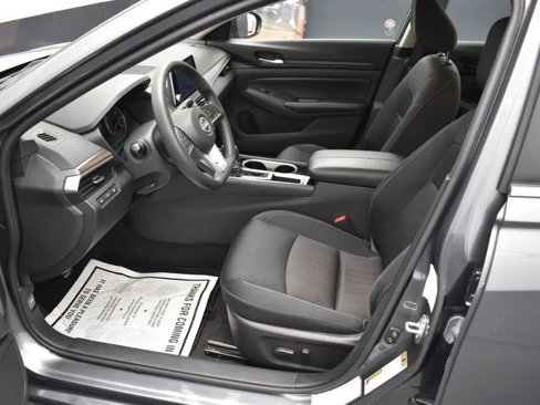 Used 2024 Nissan Altima 2.5 SV image 14