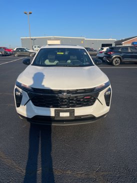 Used 2025 Chevrolet Trax RS w/ Sunroof Package image 9