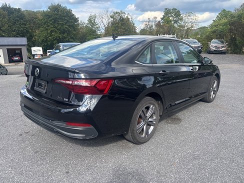 Used 2022 Volkswagen Jetta SE image 5