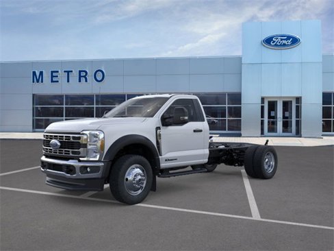 New 2025 Ford F550 4x4 Regular Cab Super Duty image 2