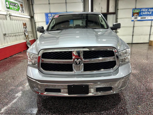 Used 2019 RAM 1500 Classic SLT w/ Luxury Group image 7