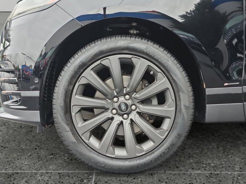 Used 2019 Land Rover Range Rover Velar R-Dynamic SE image 14