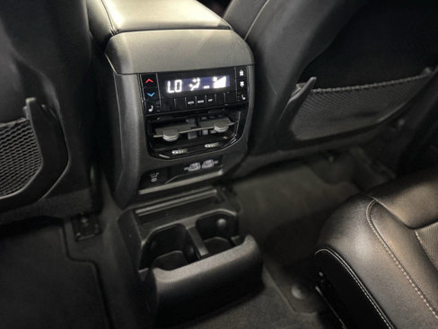 Used 2024 Jeep Grand Cherokee L Limited w/ Luxury Tech Group II image 33