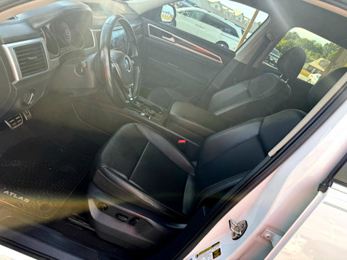Used 2018 Volkswagen Atlas SE w/ R-Line Package image 18