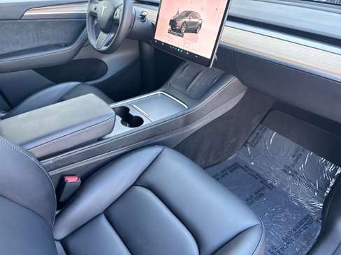 Used 2023 Tesla Model Y Long Range image 16