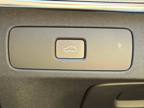 New 2026 Volvo XC90 B6 Ultra image 33