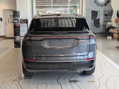 New 2025 Jeep Wagoneer Limited image 6