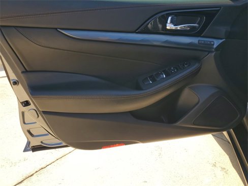 Used 2023 Nissan Maxima SR w/ Sport Mat Group image 13