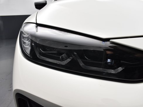 Used 2024 BMW M440i Convertible w/ Premium Package image 5