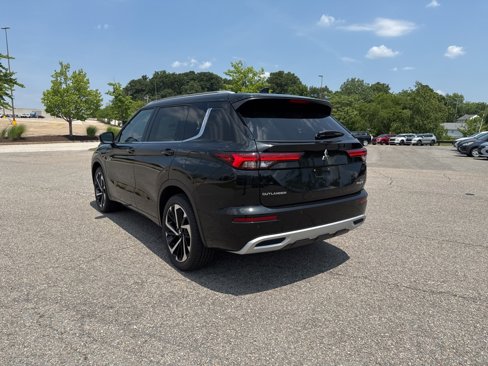 New 2025 Mitsubishi Outlander SEL image 9