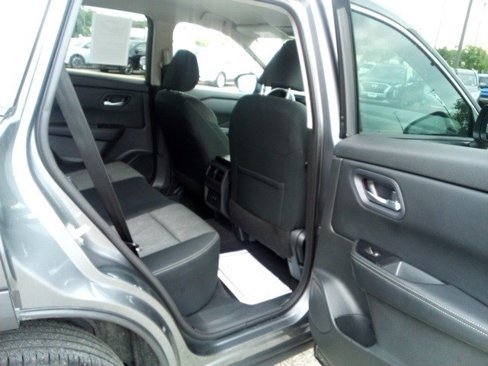 Used 2024 Nissan Rogue SV image 16