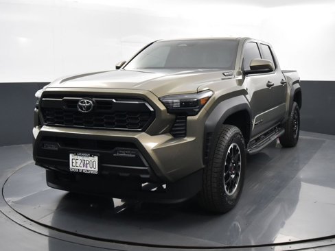 Used 2025 Toyota Tacoma TRD Off-Road image 4