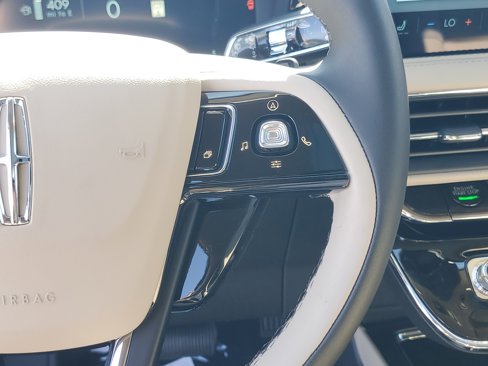 New 2026 Lincoln Corsair Premiere image 18