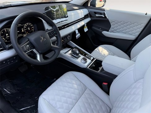New 2025 Mitsubishi Outlander SEL image 16