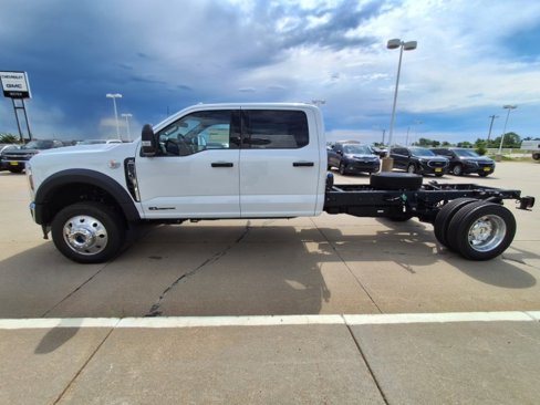 New 2025 Ford F550 4x4 Crew Cab image 5