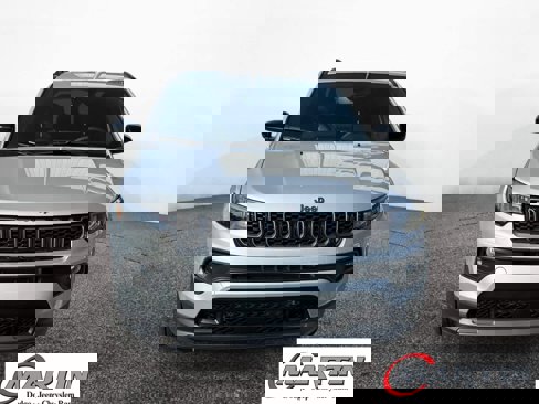 New 2026 Jeep Compass Latitude image 8