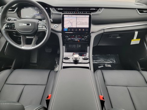 New 2025 Jeep Grand Cherokee Overland w/ Luxury Tech Group IV image 19