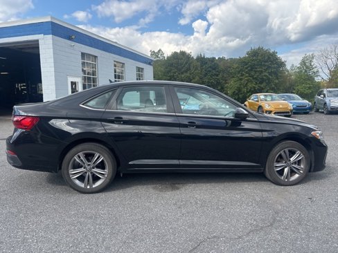 Used 2022 Volkswagen Jetta SE image 6