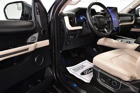 Used 2024 Ford Expedition Max Platinum image 17