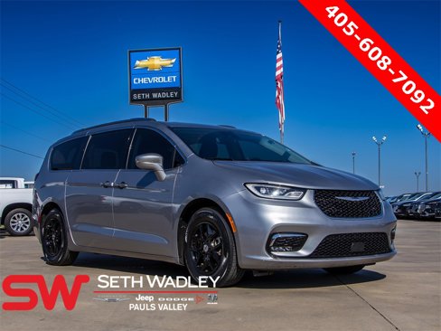 Used 2021 Chrysler Pacifica Touring-L image 1