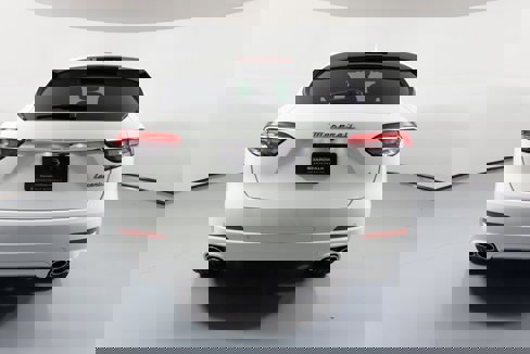 New 2023 Maserati Levante GT image 12
