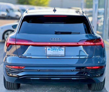 Used 2024 Audi Q8 e-tron Premium image 34