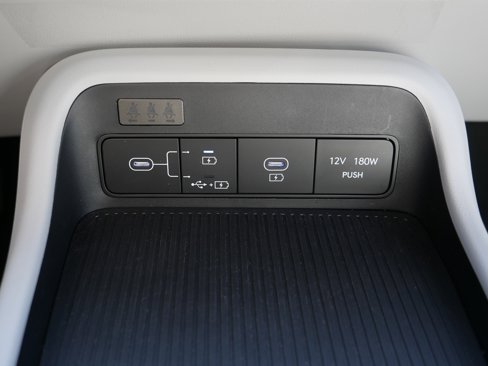 Certified 2025 Hyundai Kona SEL image 33