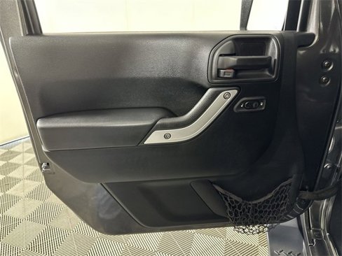 Used 2017 Jeep Wrangler Unlimited Sahara w/ Connectivity Group image 23