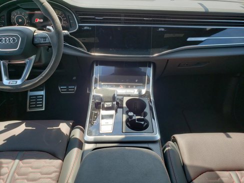 New 2025 Audi RS Q8 performance image 9