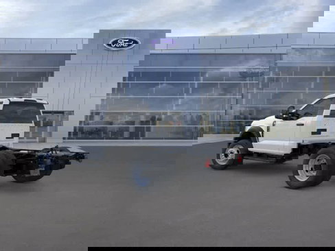 New 2025 Ford F550 4x4 Regular Cab Super Duty image 5