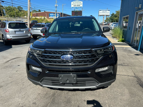 Used 2021 Ford Explorer XLT w/ Equipment Group 202A image 2