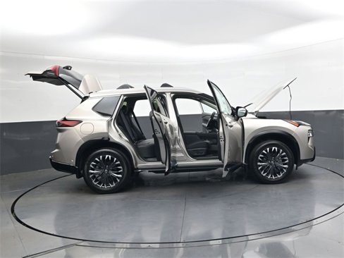 New 2026 Nissan Rogue Platinum image 32