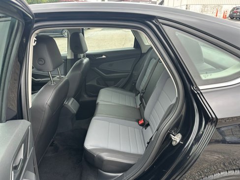 Used 2025 Volkswagen Jetta SE image 24