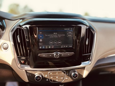 Used 2023 Chevrolet Traverse LS image 23