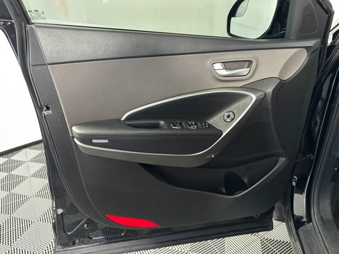 Used 2017 Hyundai Santa Fe SE image 24