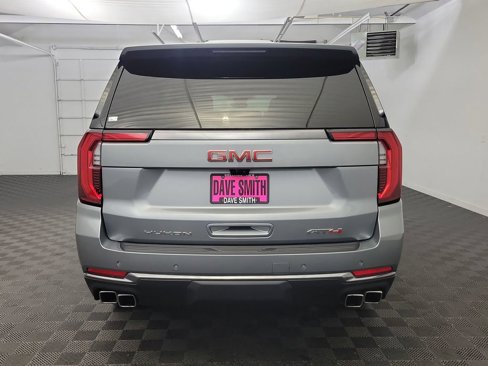 Used 2025 GMC Yukon XL AT4 w/ AT4 Premium Plus Package image 8