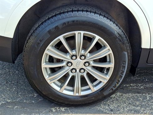 Used 2018 Cadillac XT5 Luxury w/ Driver Awareness Package image 9