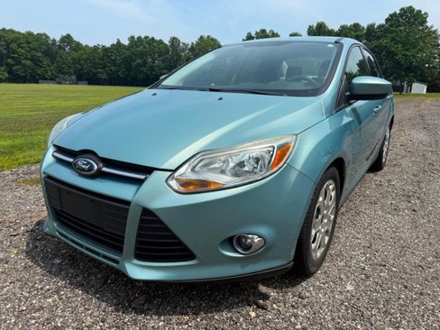Used 2012 Ford Focus SE image 1