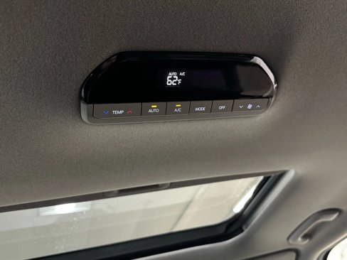 Used 2025 Kia EV9 Wind image 50