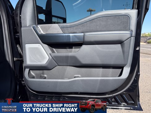 Used 2025 Ford F450 Platinum w/ Camper Package image 29